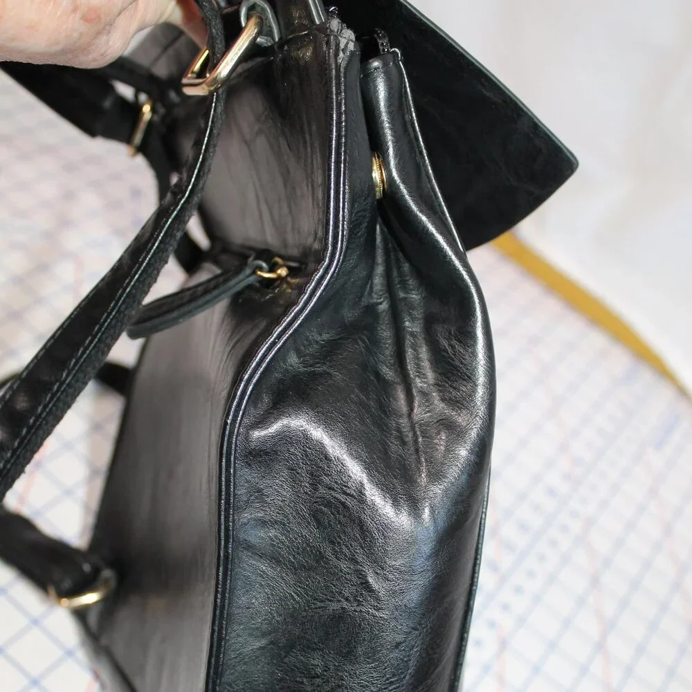 N/A black faux